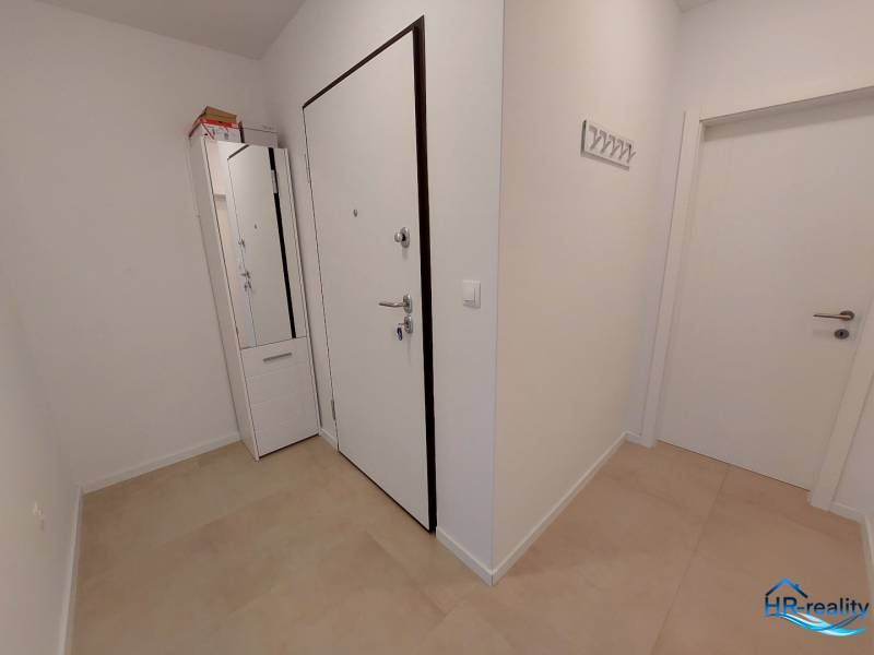 marlimat-nekretnine-prodaja-apartman-novalja-17.jpg